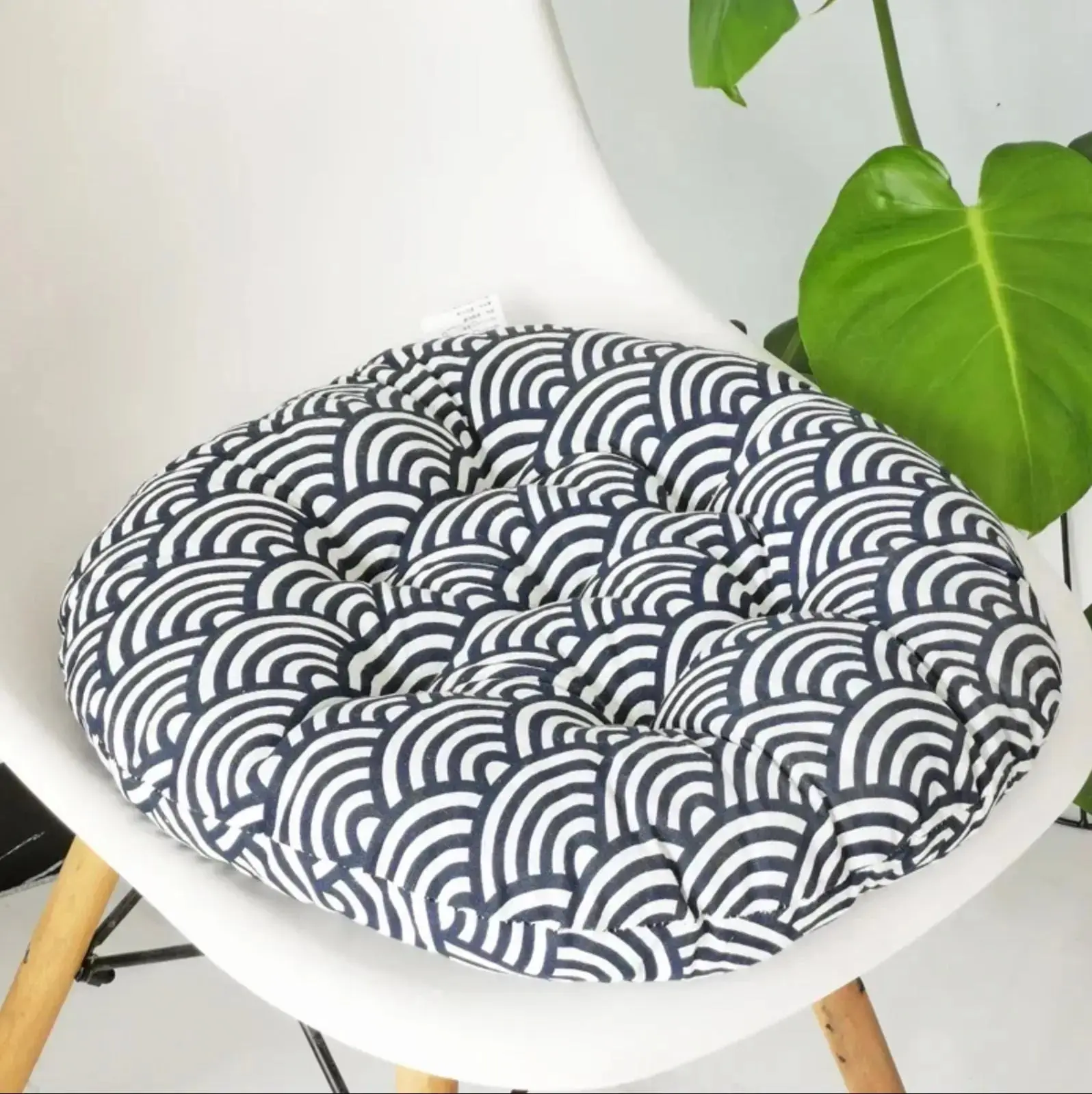 Japanese fabric cushion 'Kiruto' - Image 2