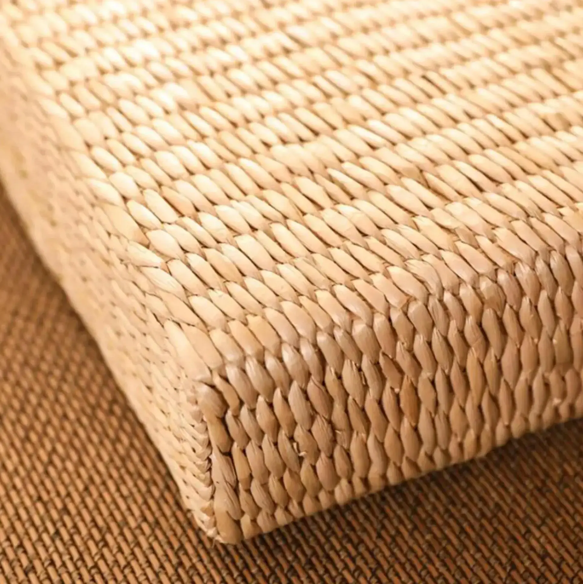 Square tatami Japanese cushion 'Mokiro' - Image 6