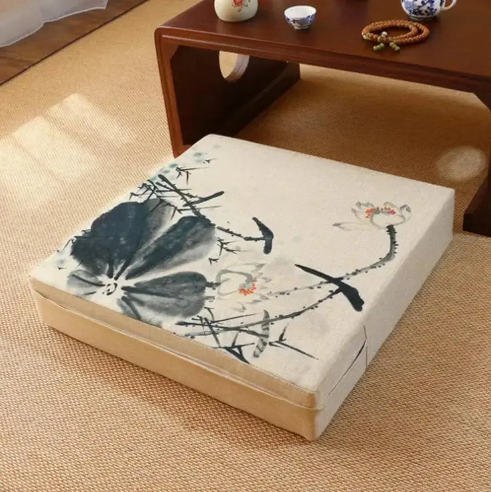 Square Japanese flower cushion 'Ogaki' - Image 3