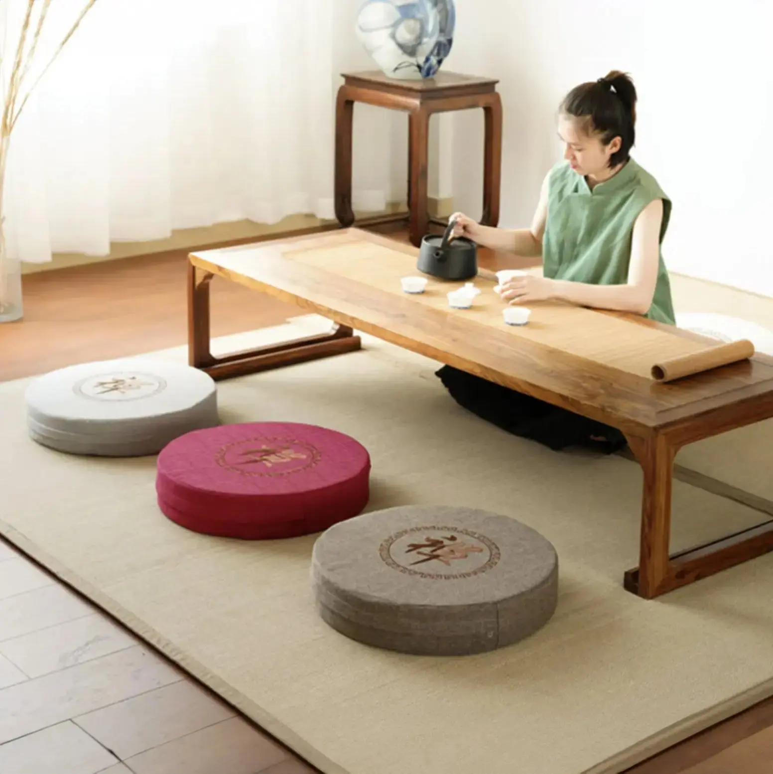 Round japanese meditation cushion 'Shusu'