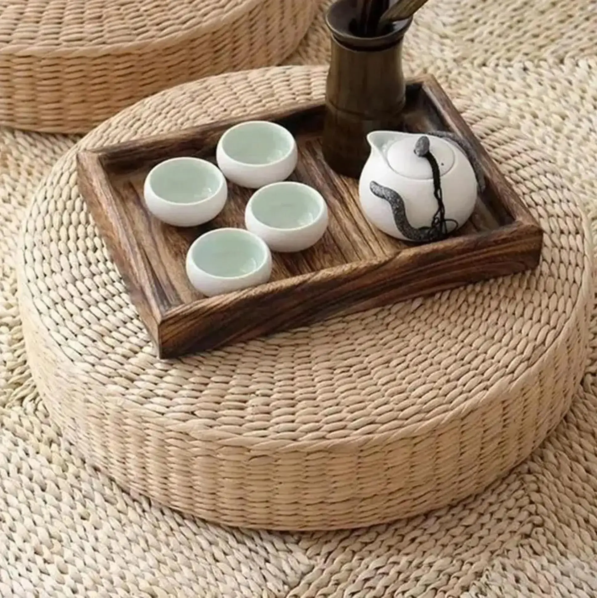Round Japanese woven straw cushion 'Kuna' - Image 3
