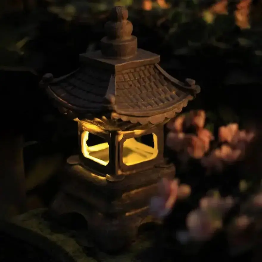 Traditional Japanese lantern - Image 3
